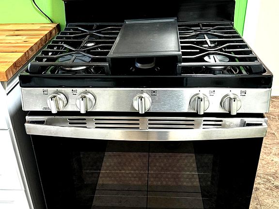 Gas stove (5 burner) with oven