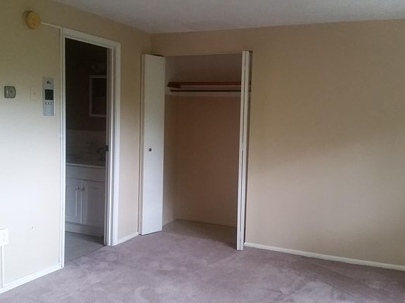 3rd image of 101 S Rocky River Dr APT 403