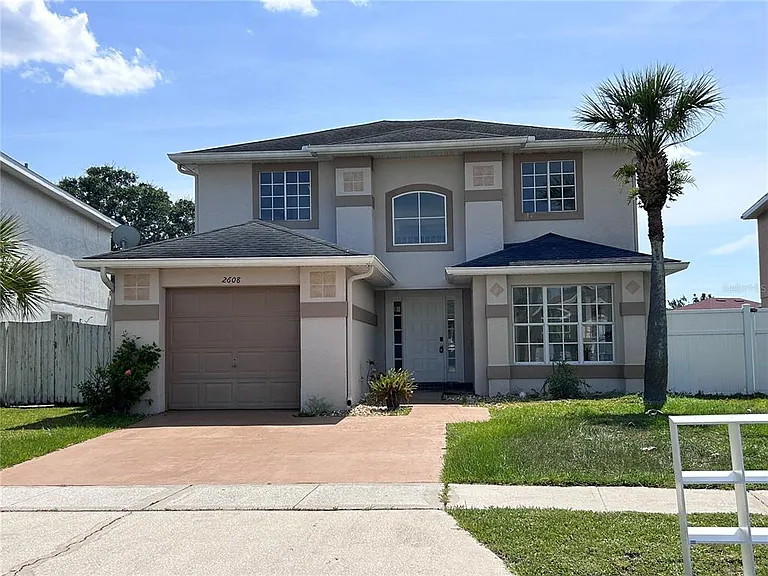2608 Spring Hill Dr — Photo 1