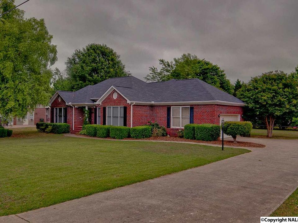 1st image of 103 Spearpoint Ln