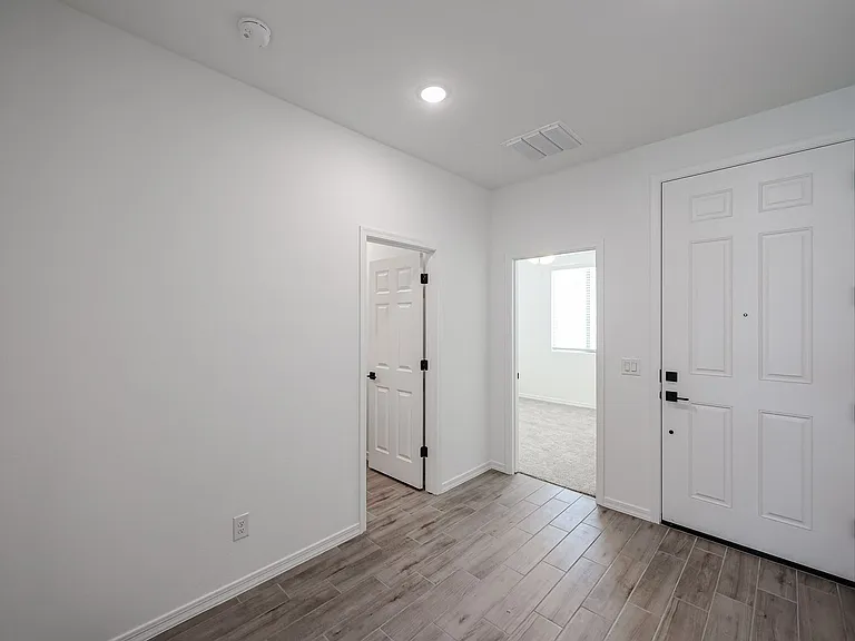 5633 W McNeil St — Photo 6