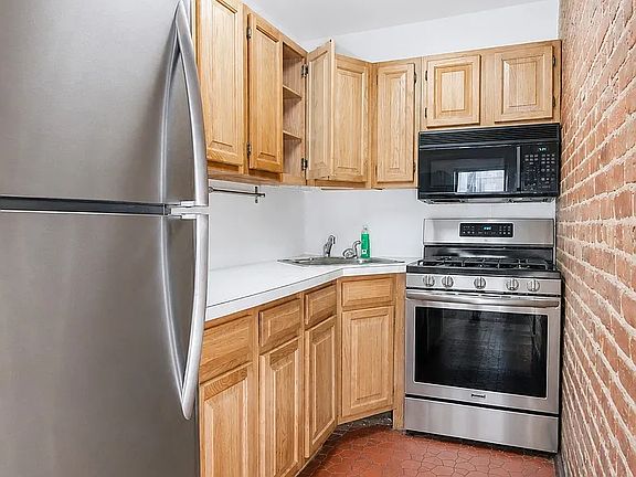 5th image of 42 W 83rd St APT 4A