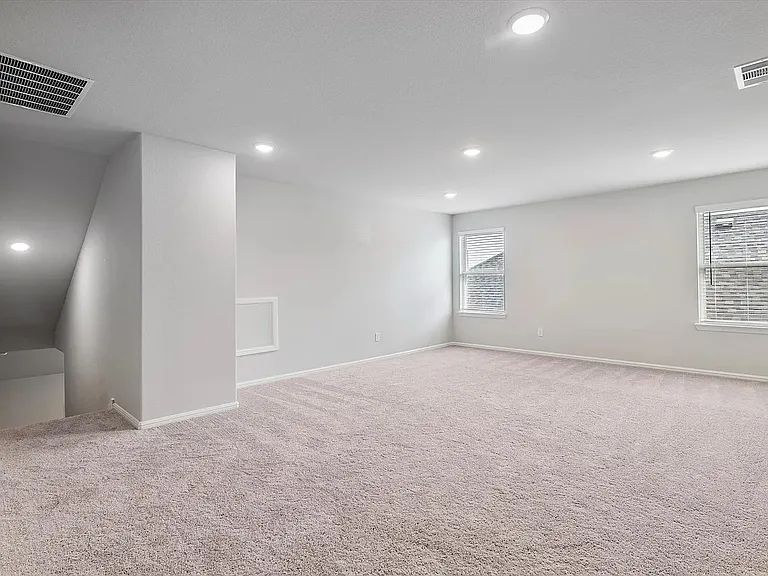 422 Wydown Dr — Photo 8