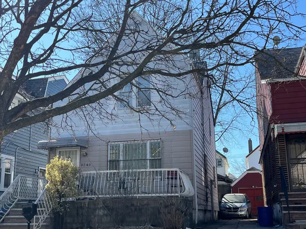 9348 210th St, Queens Village, NY 11428