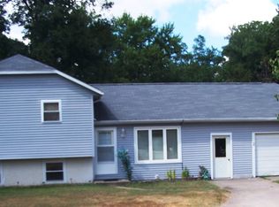 4 Candletree Cir, Beardstown, IL 62618