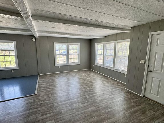 3rd image of 336 Armstrong Rd
