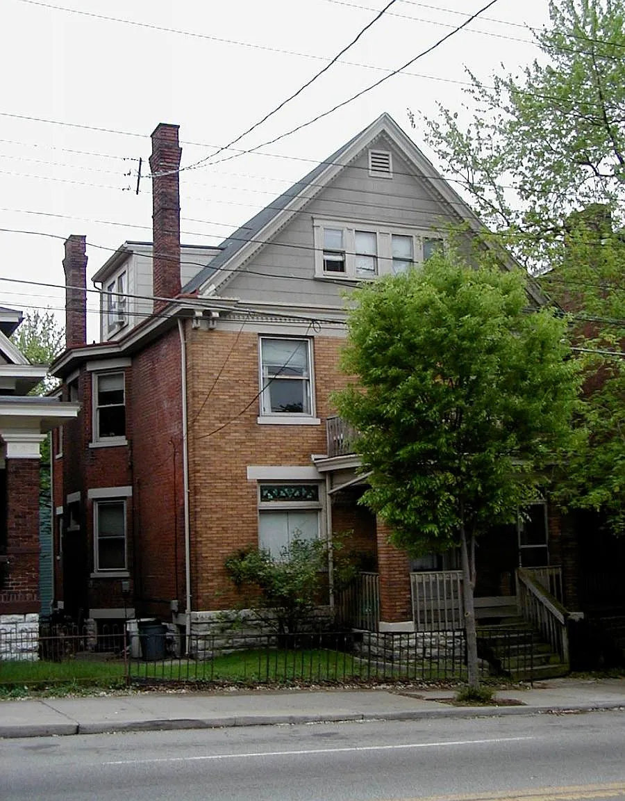 3 bed, $2,100 — Photo 1