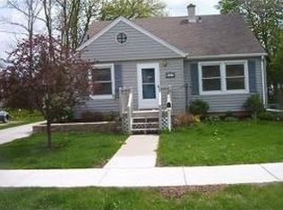 107 3rd St N, Waterford, WI 53185