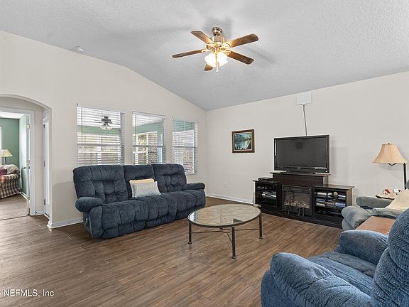 5th image of 11779 BLUEBERRY Lane