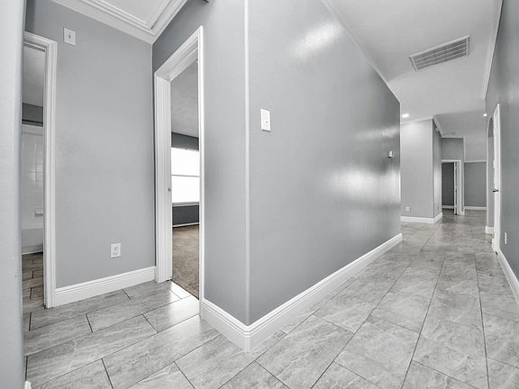 5th image of 2606 Tinas Terrace Dr