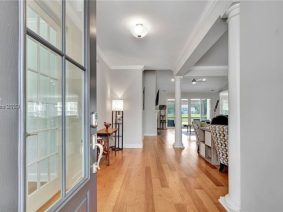 3rd image of 303 White Lion Court