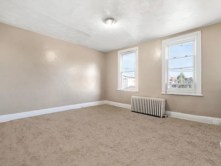 4431 Howley St — Photo 6