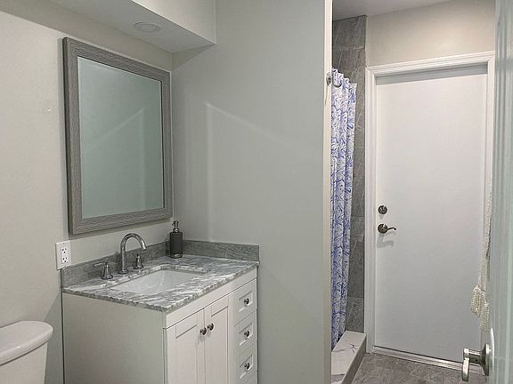 5th image of 4901 NE 27th Ave