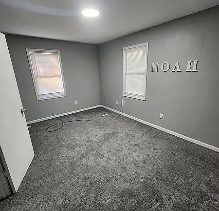 4th image of 402-403 Church St