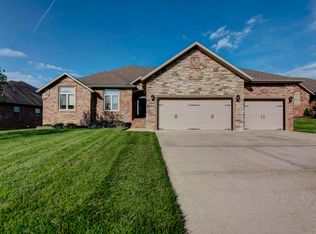 1637 N Waterstone Ave, Springfield, MO 65802