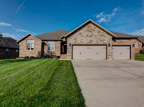 1637 N Waterstone Avenue, Springfield, MO 65802