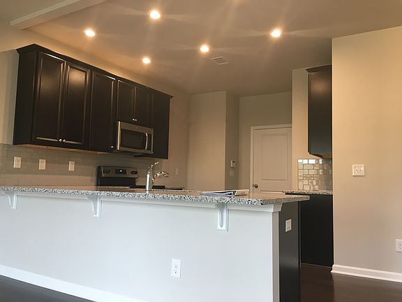 4th image of 134 Canvas Ives Dr