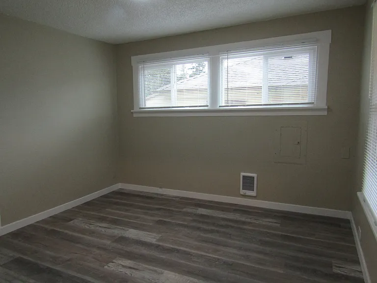 8818 Edgewater Dr SW — Photo 3