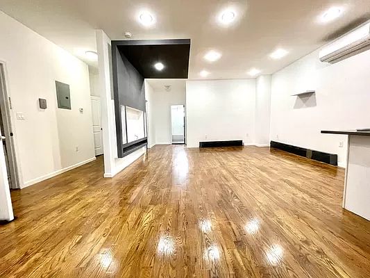 4th image of 14 Woodbine St #3AA