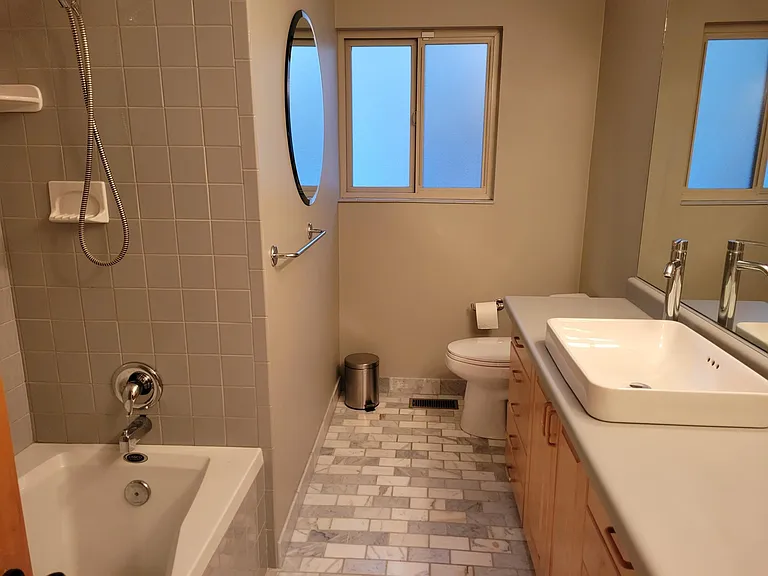 2179 S Belaire Dr E — Photo 15