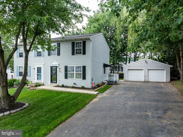 672 Johahn Dr, Westminster, MD 21158