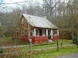 2657 Johnson Crk, Looneyville, WV 25259