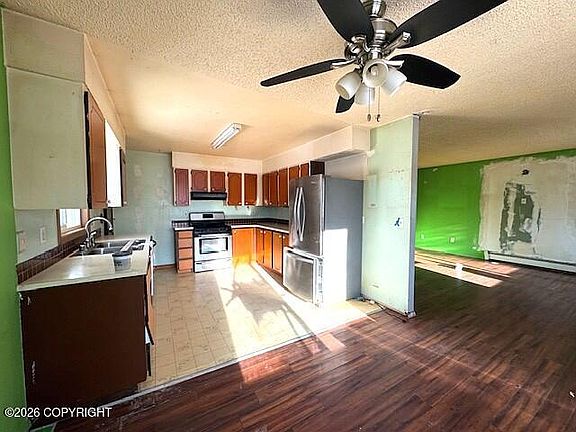 5th image of 200 Sterling Ct