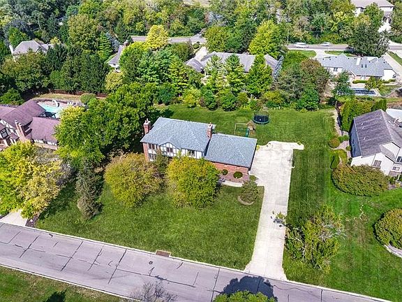2nd image of 1639 Chartwell Dr