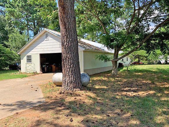 5th image of 15760 Garnett Dr