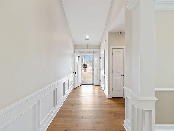 5th image of 219 Chickadee Trl