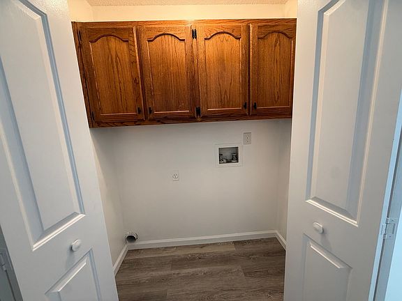 2nd image of 425 Autumnwood Dr SW