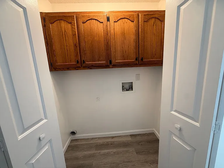 425 Autumnwood Dr SW — Photo 2