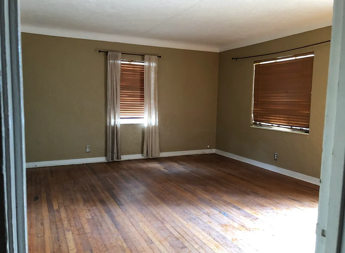 2 bed, 975 sqft, $2,200 — Photo 3