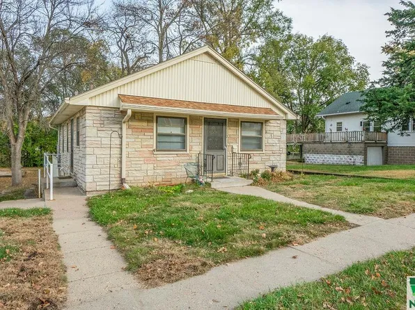2312 S Cypress St, Sioux City, IA 51106