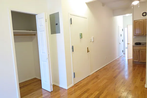 Rented by TheRealEstateCompany.com LLC | media 33