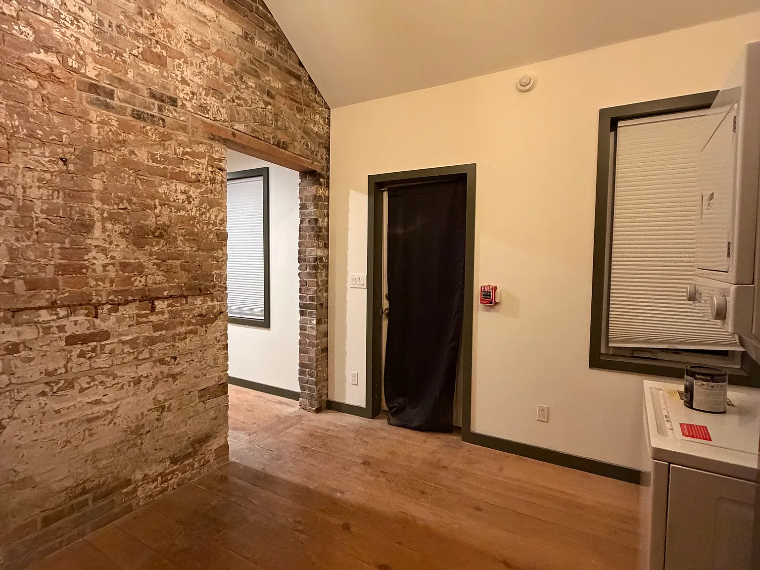 1 bed, 800 sqft, $1,200 — Photo 2