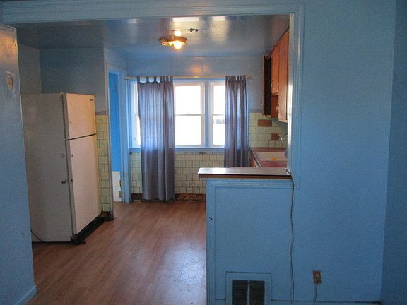 5th image of 3719 S 57th Ave