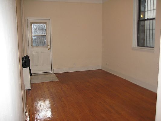 4th image of 316 W 105th St #B