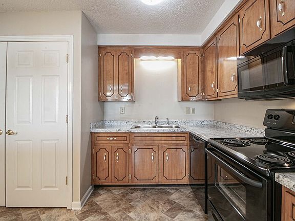5th image of 3059 Woody Ln