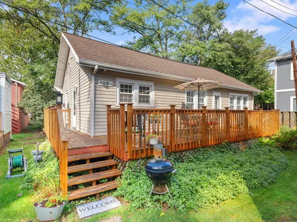 106 1/2 California Ave, Michigan City, IN 46360