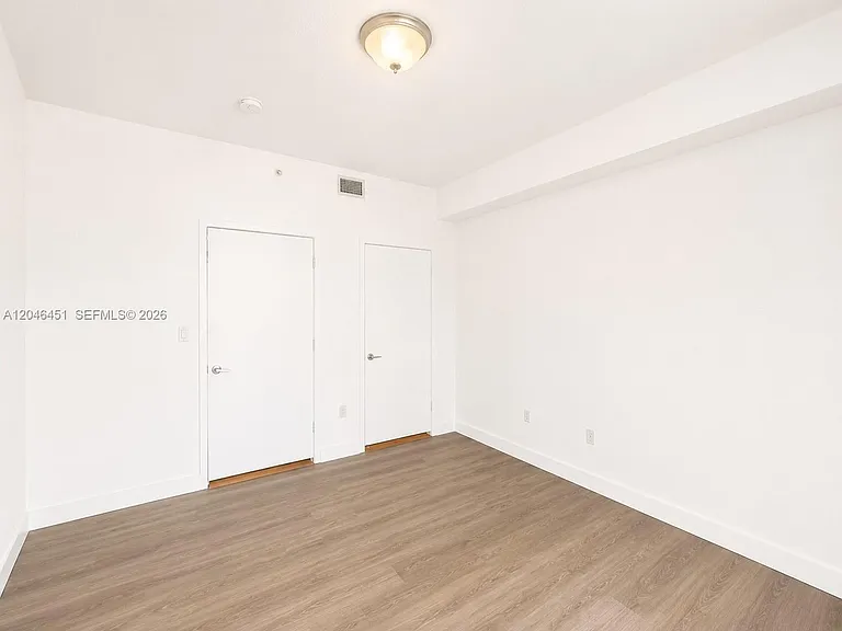 1111 SW 1st Ave #1716 — Photo 9