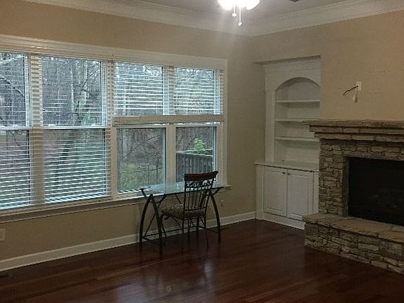 3rd image of 3479 Kiveton Dr