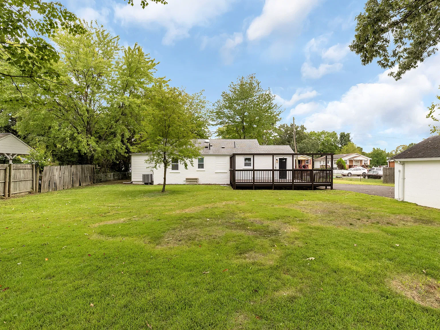 3 bed, 946 sqft, $2,800 — Photo 2