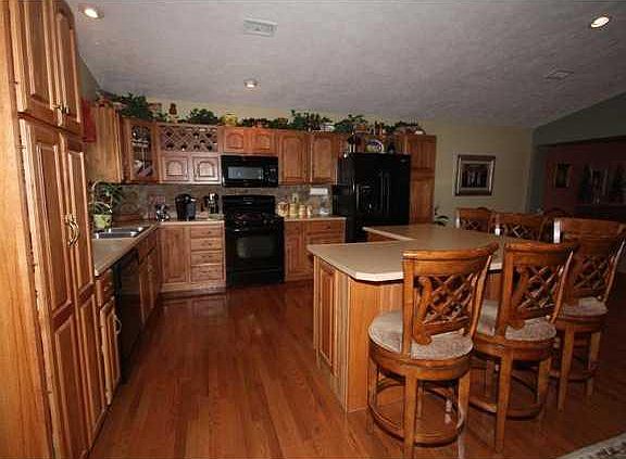 4th image of 15842 E Lake Shore Dr S