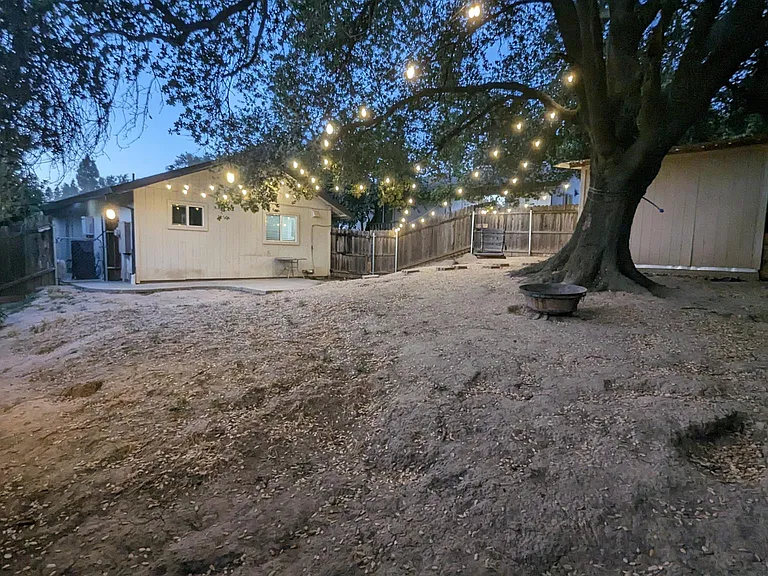 4318 Illinois Ave — Photo 10