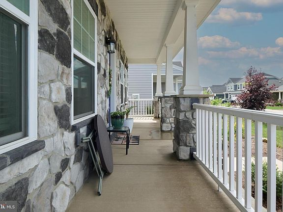 4th image of 172 Sussex Dr