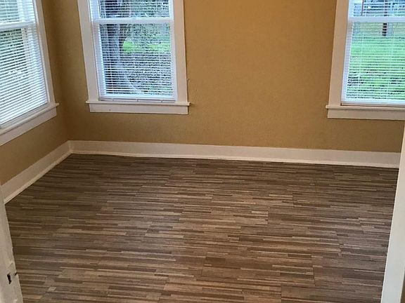 4th image of 1605 Avenue E APT 1