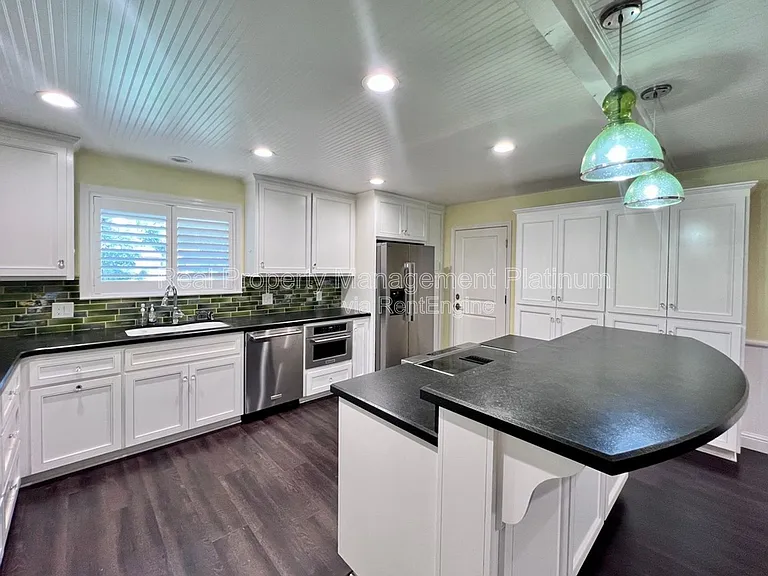 1111 W San Jose Ave — Photo 9