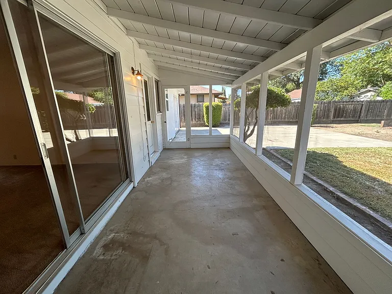 135 West Ave — Photo 23