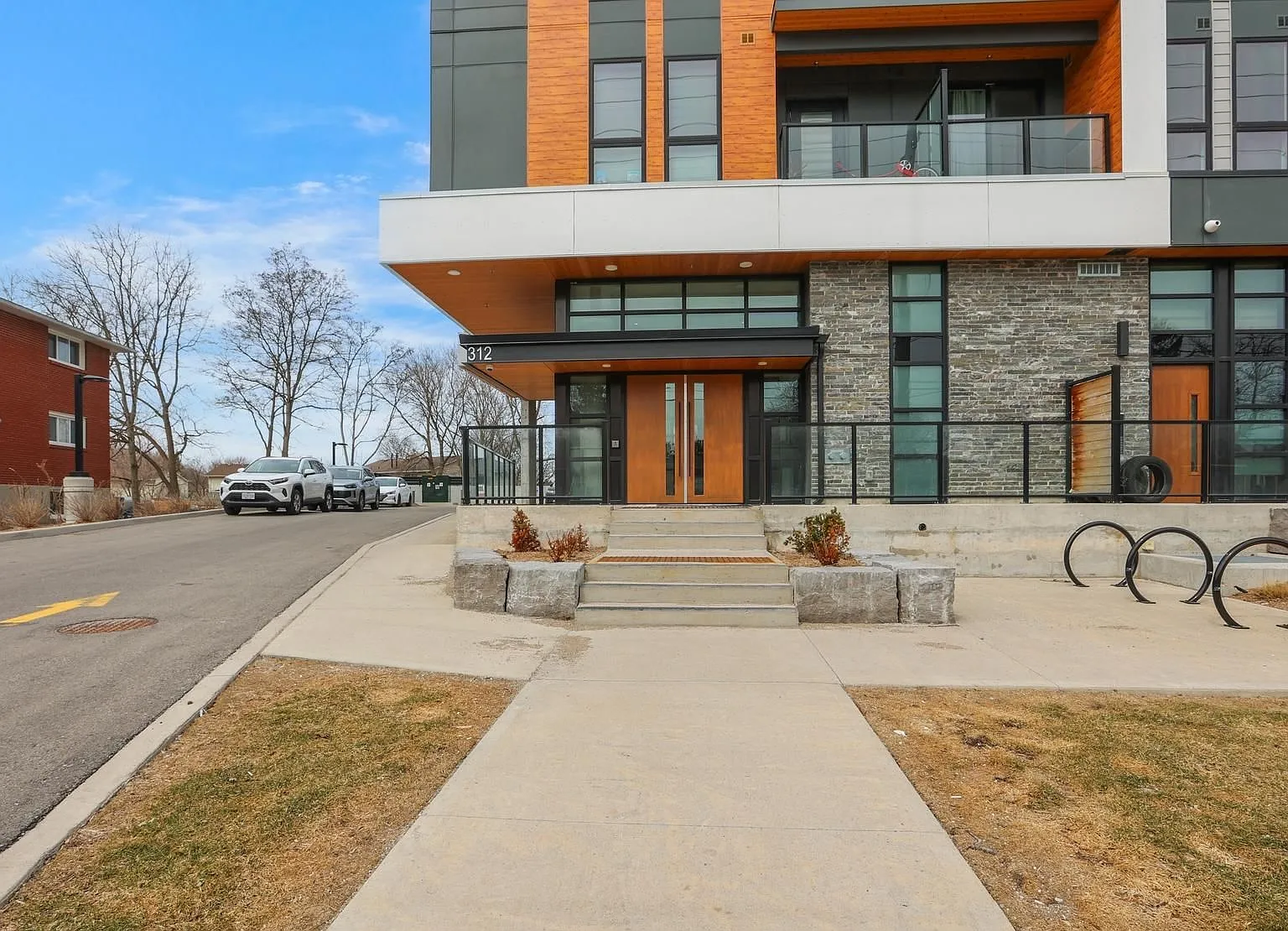 1 bed, 660 sqft, $1,675 — Photo 3